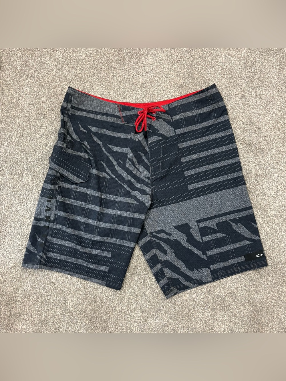 Oakley Mai Tai Board Shorts 20" Men's Size 34 Forged Iron Gray Swim Surf Stretch